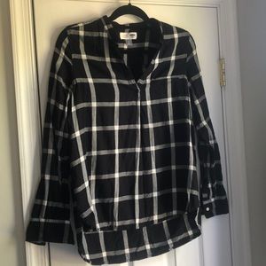Plaid v neck long sleeve with front pocket